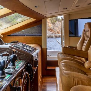 la-digue-mangusta-92-motor-yacht-charter-french-riviera13