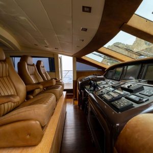 la-digue-mangusta-92-motor-yacht-charter-french-riviera15