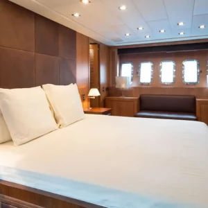 la-digue-mangusta-92-motor-yacht-charter-french-riviera28