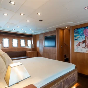 la-digue-mangusta-92-motor-yacht-charter-french-riviera33