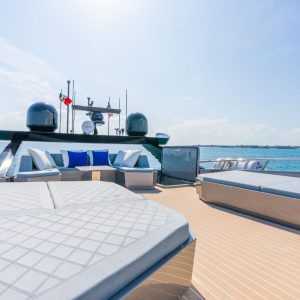 luxury-charter-yacht-m7-french-riviera37