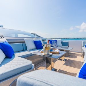 luxury-charter-yacht-m7-french-riviera8