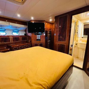 mangusta-72-yacht-helios-yacht-charter-french-riviera 20