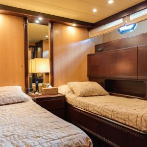 mangusta-80-yacht-mr-m-charter-french-riviera14