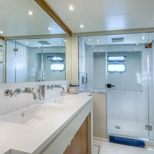 millesim-couacj-motor-yacht-charter-french-riviera10
