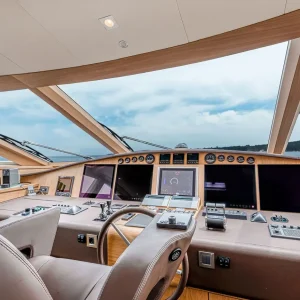 millesim-couacj-motor-yacht-charter-french-riviera12
