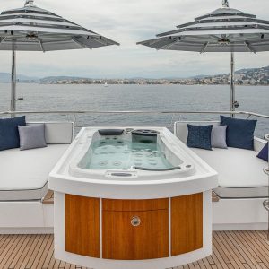 millesim-couacj-motor-yacht-charter-french-riviera21