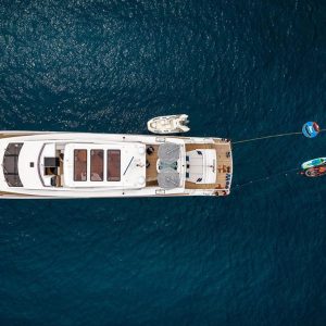millesim-couacj-motor-yacht-charter-french-riviera37