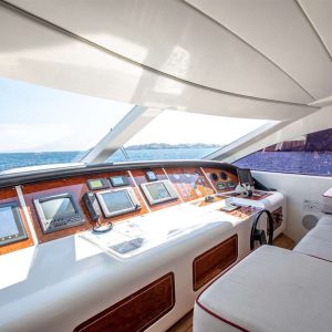 motor-yacht-charter-mangusta-72-thats-amore-mallorca9