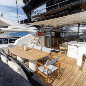 palumba-sunseeker-motor-yacht-charter-french-riviera19