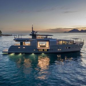 sea-coral-ii-arcadia-105-yacht-charter-french-riviera35