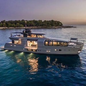 sea-coral-ii-arcadia-105-yacht-charter-french-riviera36