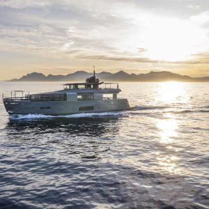 sea-coral-ii-arcadia-105-yacht-charter-french-riviera37