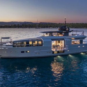 sea-coral-ii-arcadia-105-yacht-charter-french-riviera41