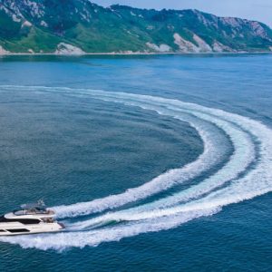 xvosf-ferrettiyachts720cruising-0020-40882_800x500